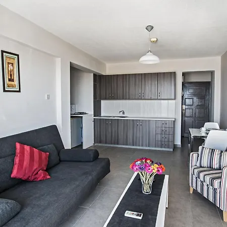 Apartment Gemuetliche In Zentrum Ayia Napa